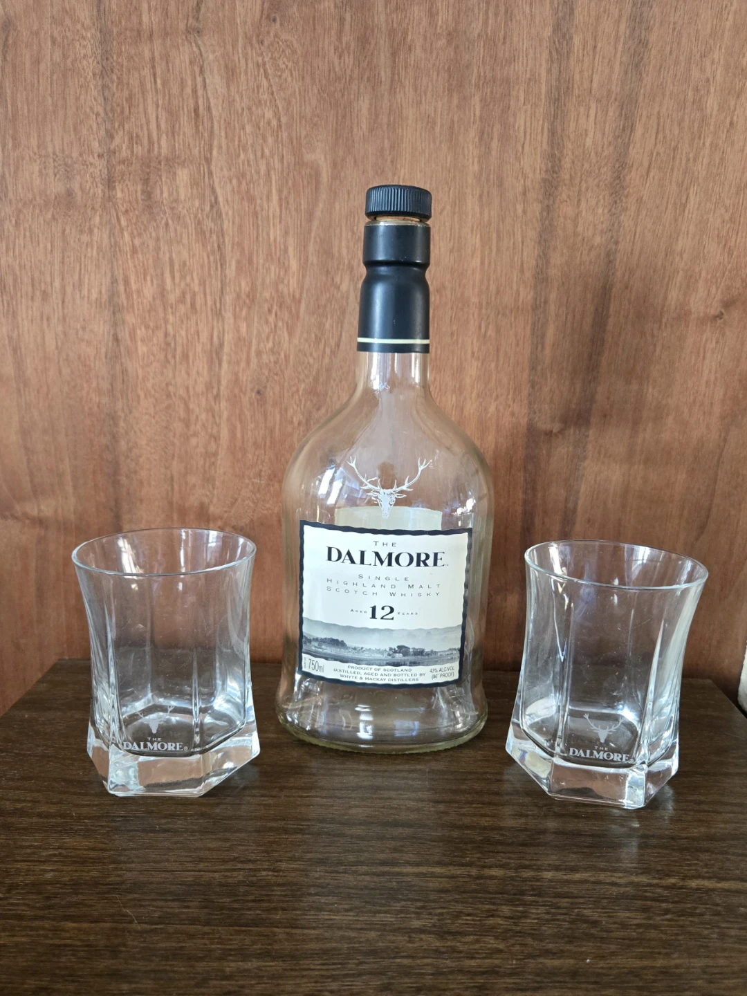 T Dalmore 12 Year Old Single Malt  Gift Set with Glasses