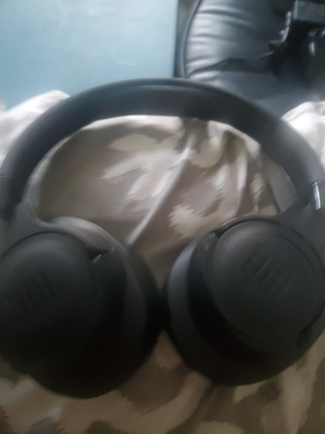 JBL wireless  headphone
