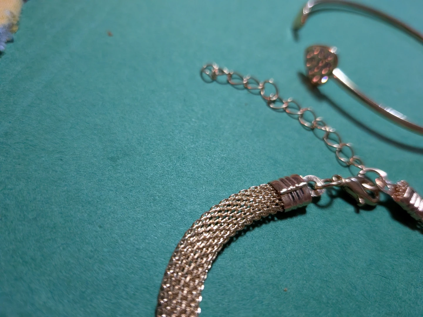 Free cycle. 3 Gold Tone Bracelets With Charms/ Rhinestones. - photo 5