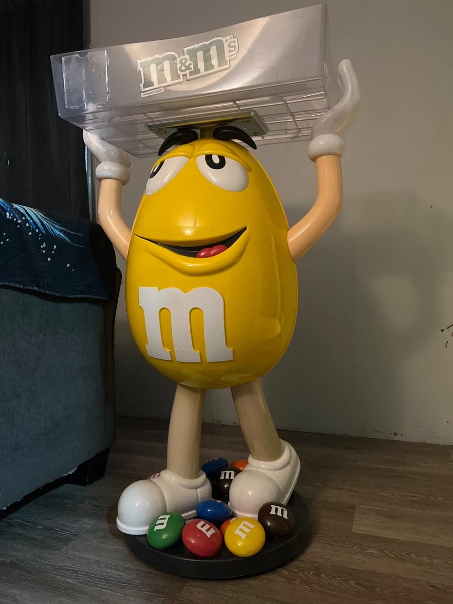 M&M's Yellow Character Candy Dispenser Display - photo 2