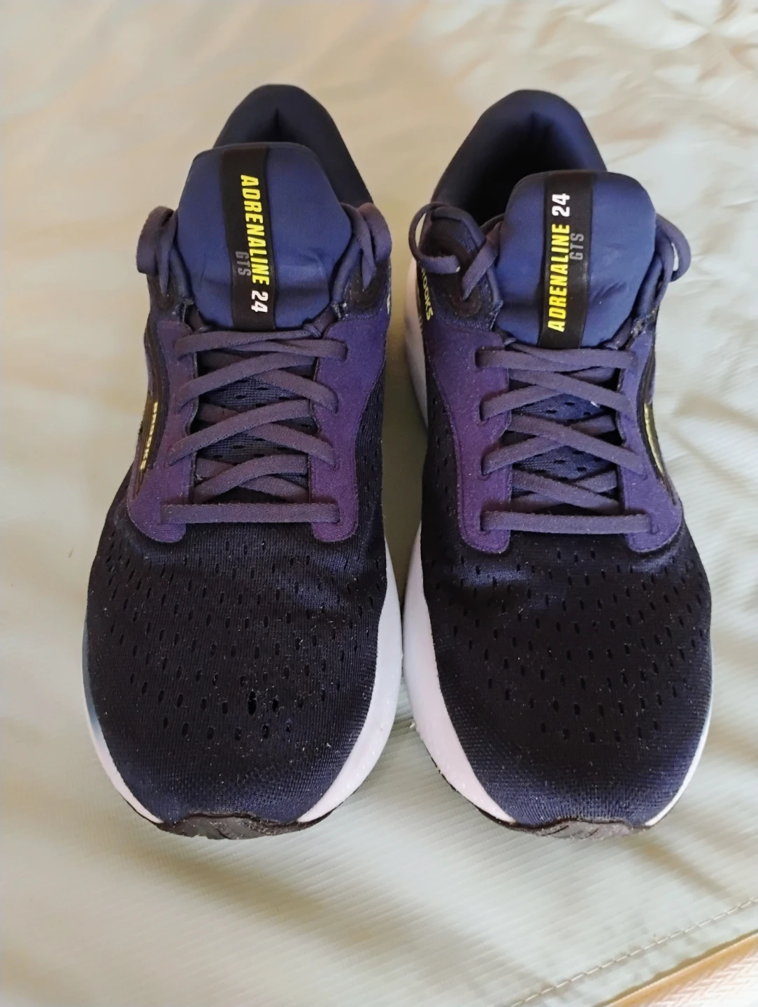 Brooks Adrenaline GTS 24 Running Shoes brand new - photo 2