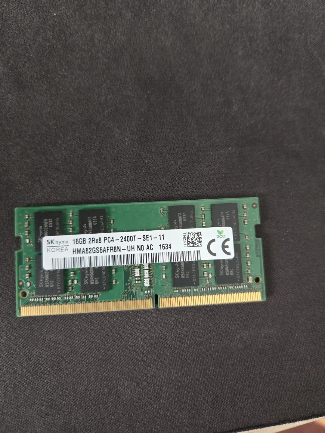 SK hynix 16GB DDR4-2400 Laptop RAM (SO-DIMM)