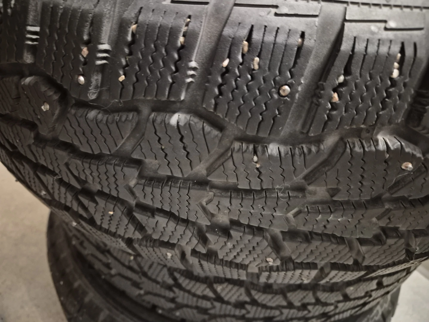Studded Winter Tires M+S 225/60R18 - photo 2