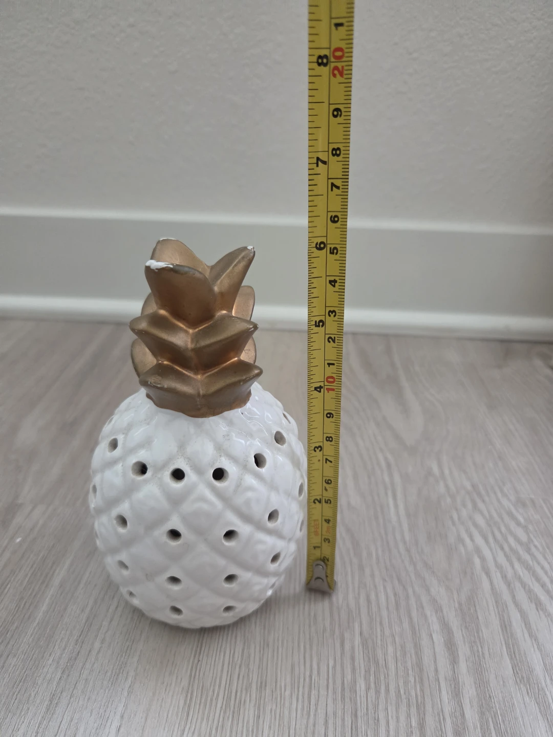 White and Gold Ceramic Pineapple Decor - photo 2