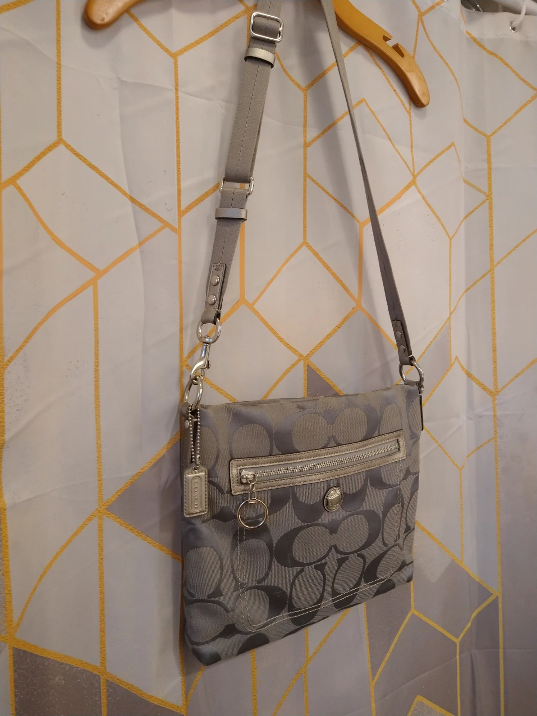 Vintage Coach Gray Signature Crossbody Bag with Adjustable Strap - photo 3