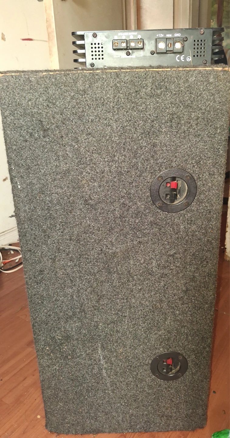 MTX Dual 12-inch Subwoofer Box with Ultimate Amplifier - photo 3