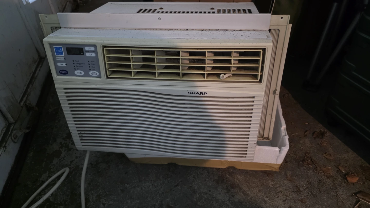 SHARP Air Window conditioner with remote