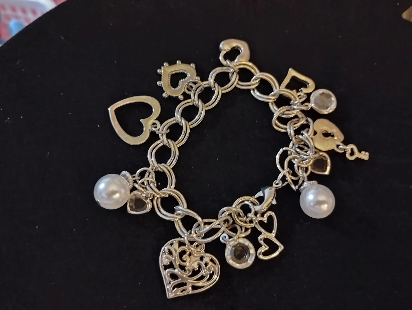 Silver Plated Charm Bracelet with Hearts and Pearls