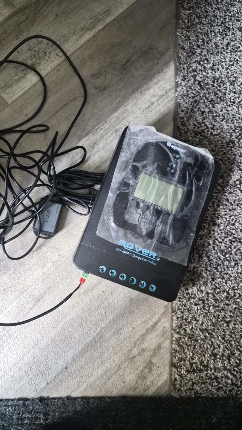 Renogy 12V 2000W Power Inverter and Charge Controller - photo 3