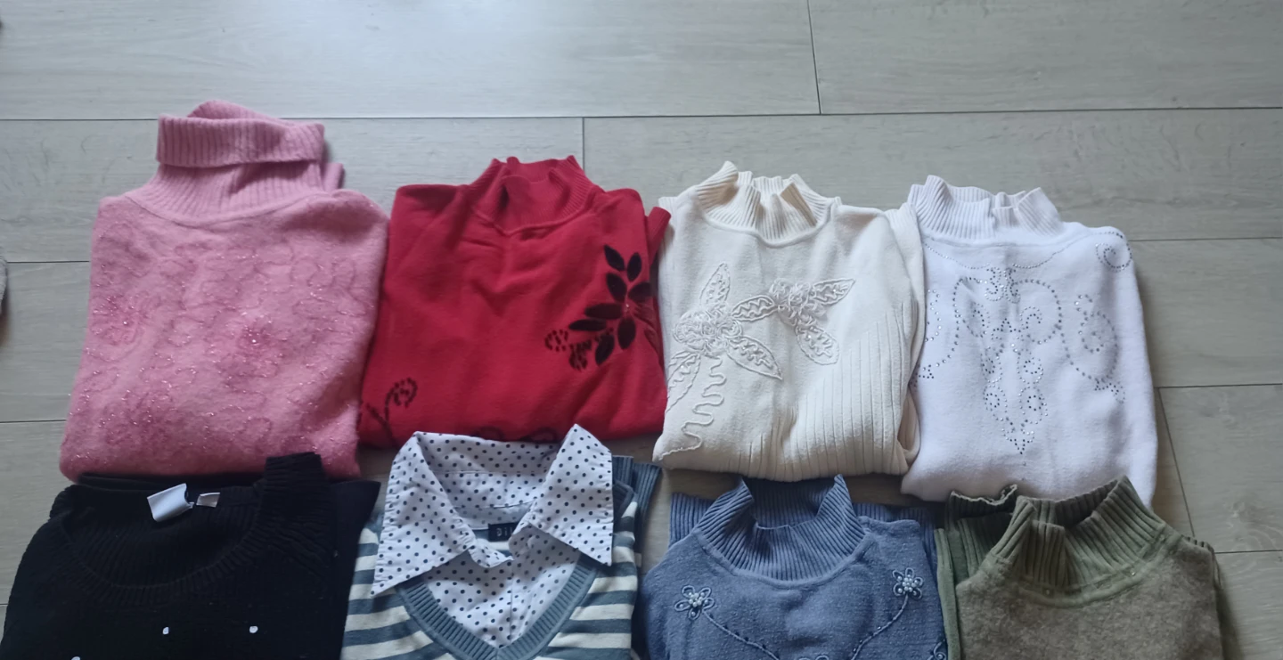Women's V-Neck and high-collar Sweaters Bundle - photo 2