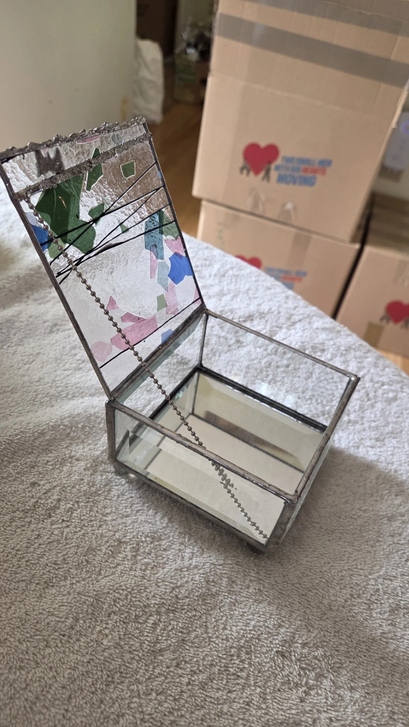 Glass jewelry box with silver and colored decor - photo 3