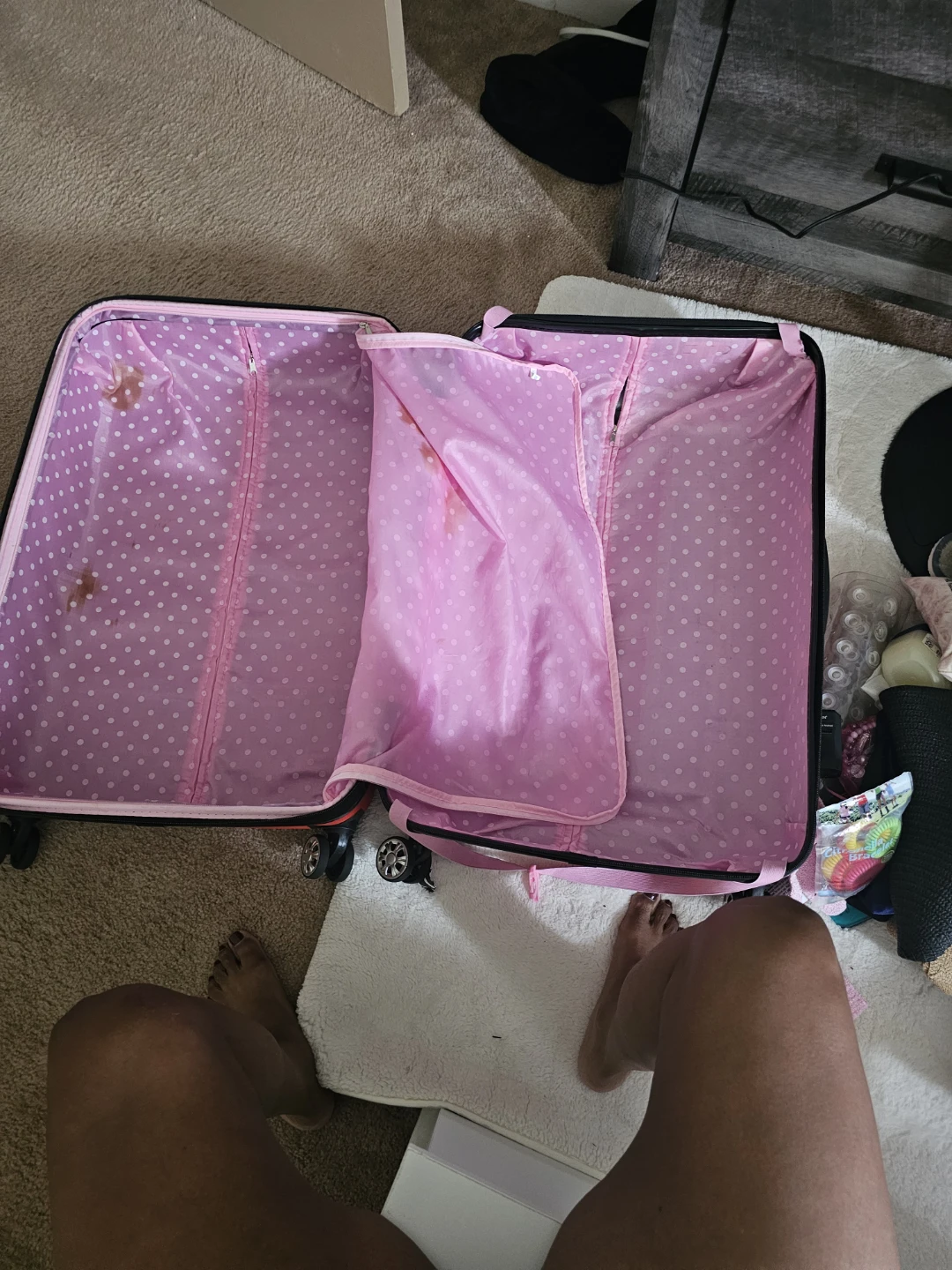 Rockland 20 and 28 inch Red Hardsided Luggage - photo 4