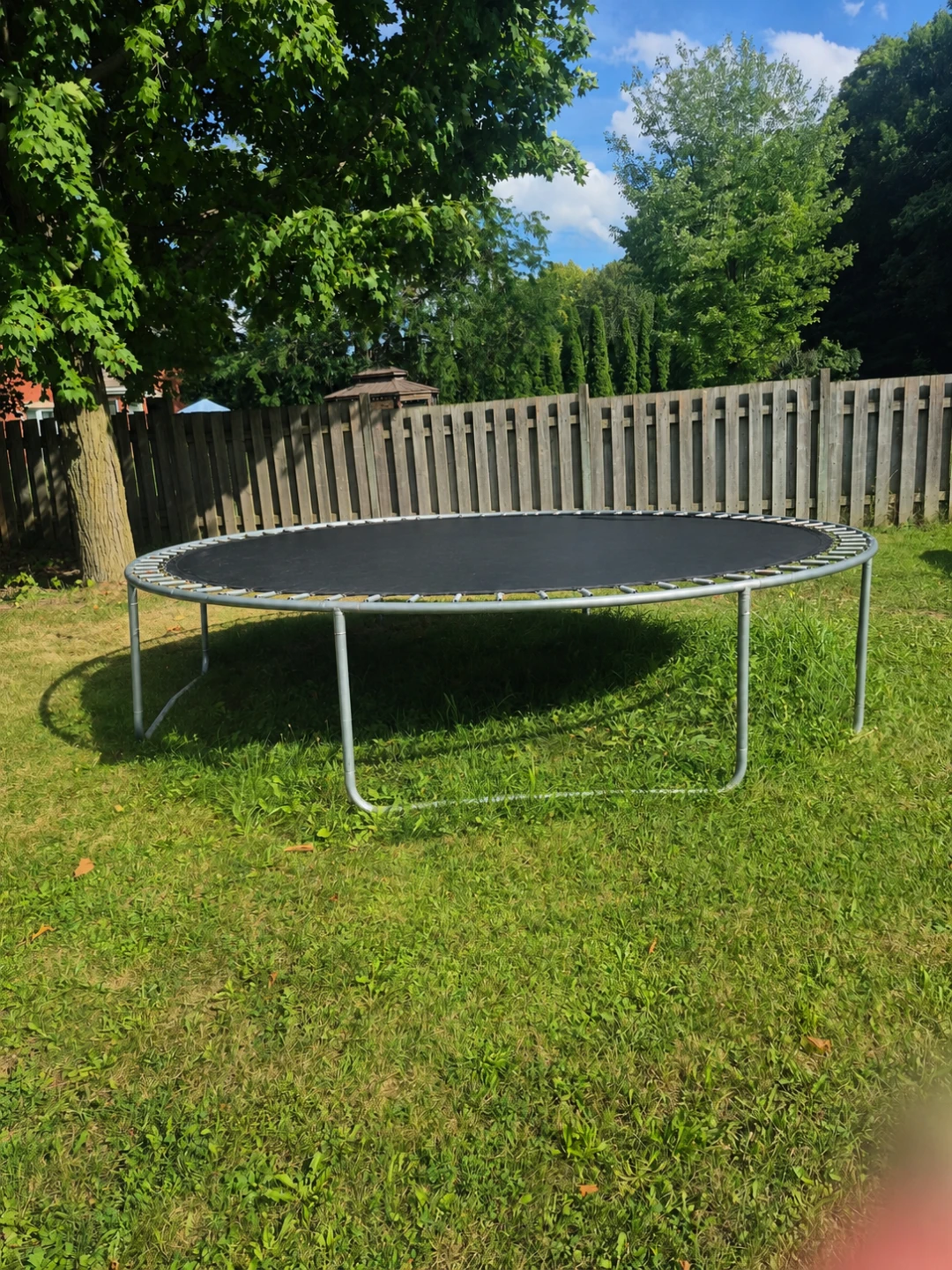Round Trampoline - photo 2
