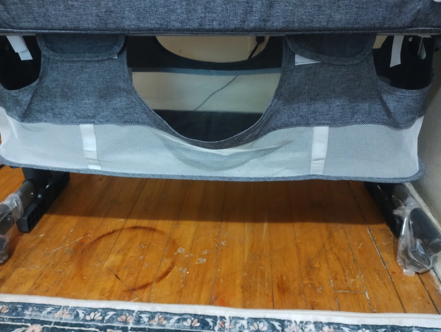 LIVINGbasics 3-in-1 Baby Bassinet / Playard + Changing Table - photo 5