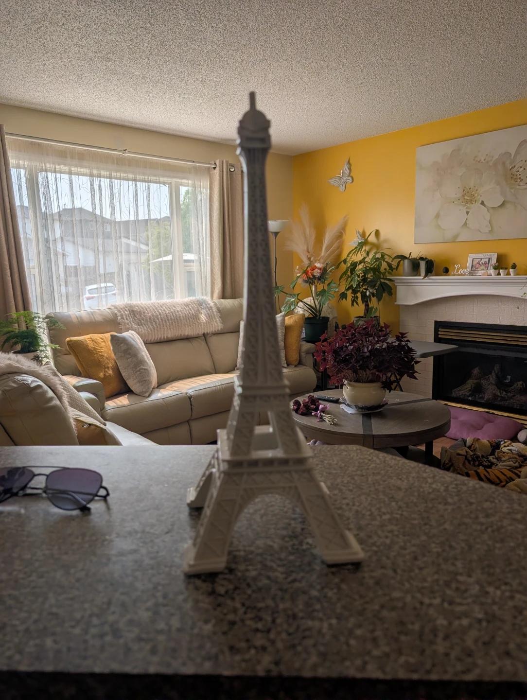 White Eiffel Tower Decorative Figurine - photo 2