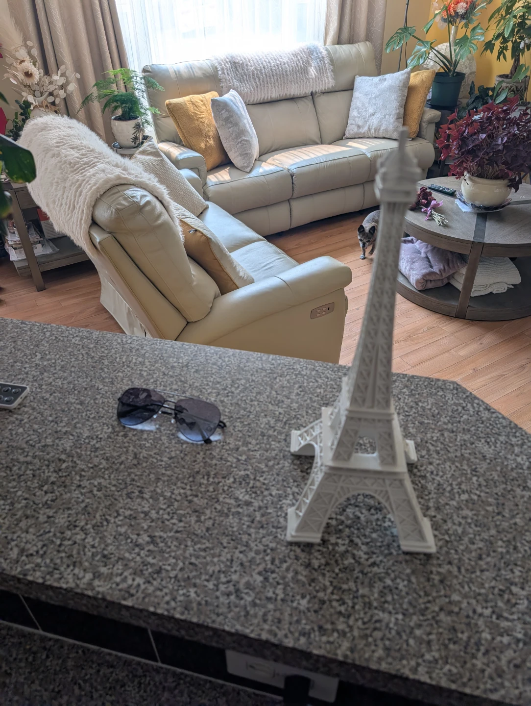 White Eiffel Tower Decorative Figurine - photo 3