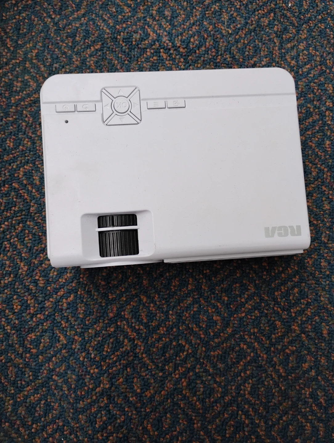 RCA RPJ136-B Home Theater Projector