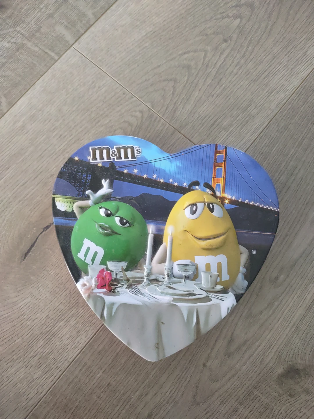 M&M's Heart Shaped Tin - photo 2