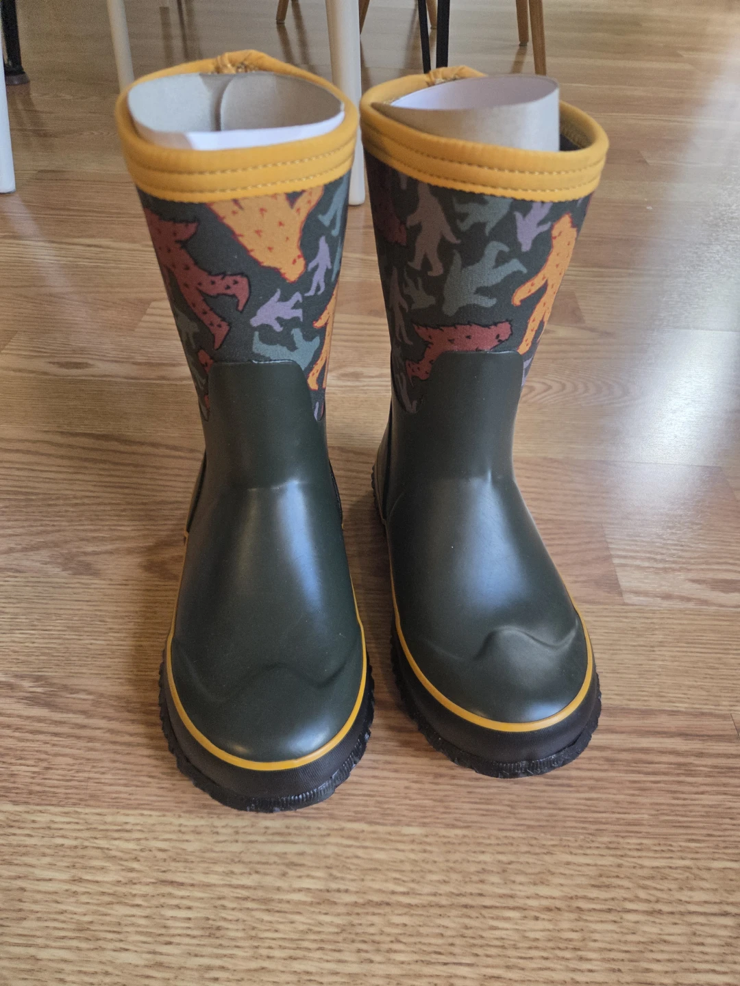 Brand new Size 2 Bogs K Classic Bigfoot Waterproof Boots