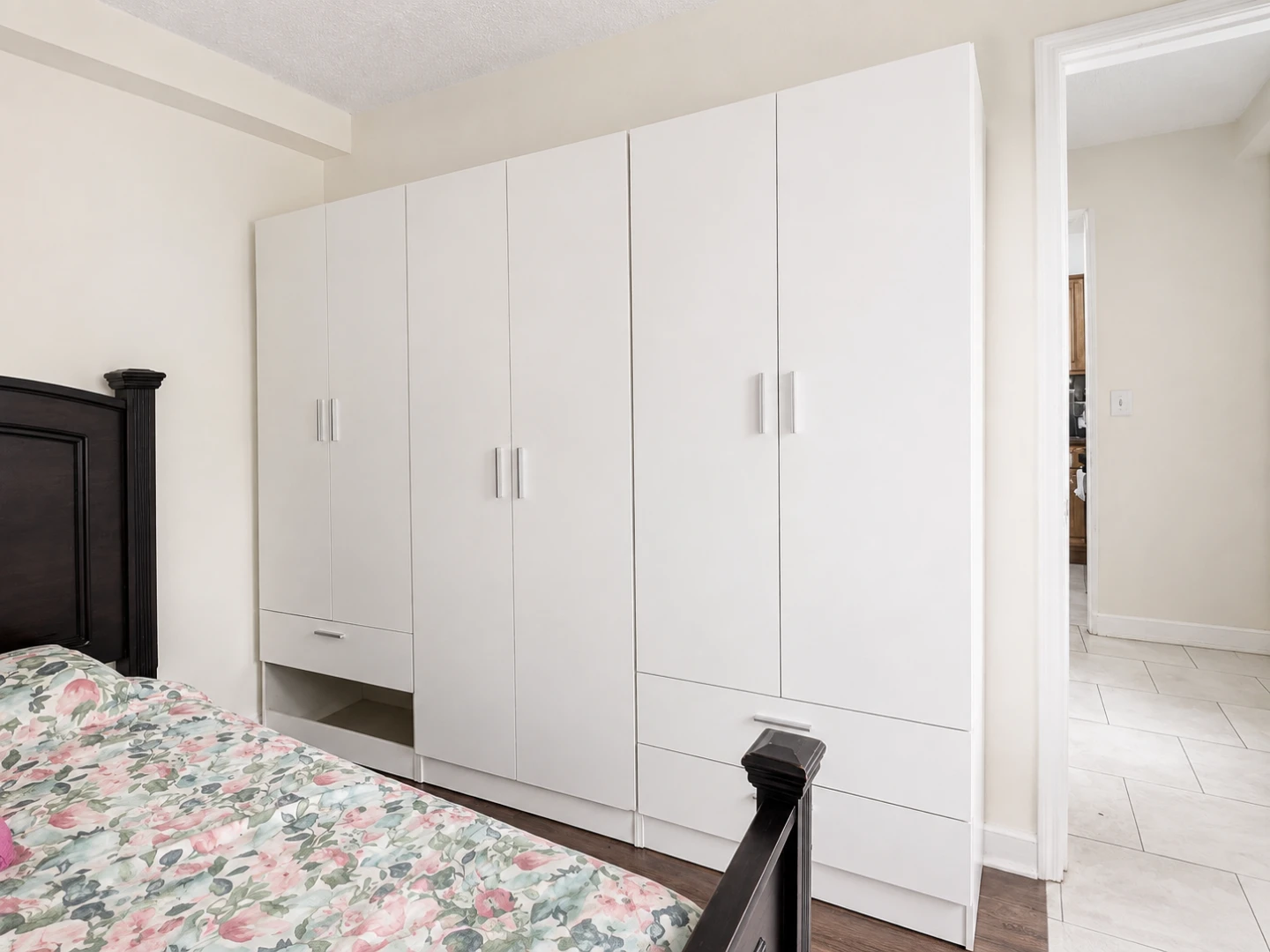 White Wardrobe with Drawers - photo 2