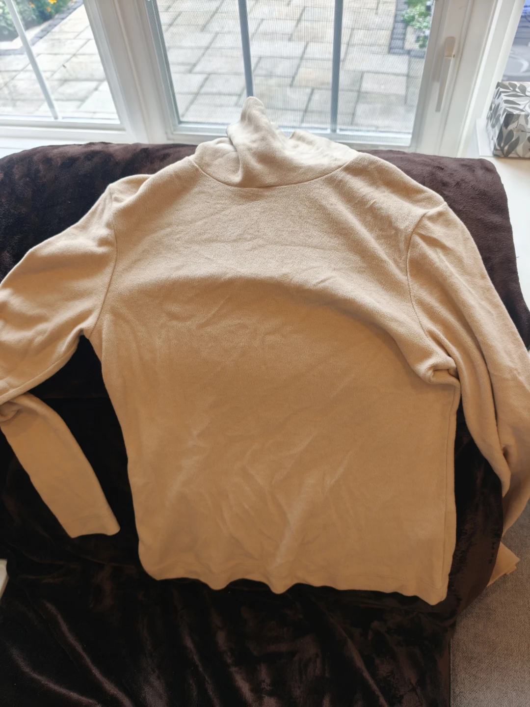 UNIQLO Turtleneck Sweater XS Beige