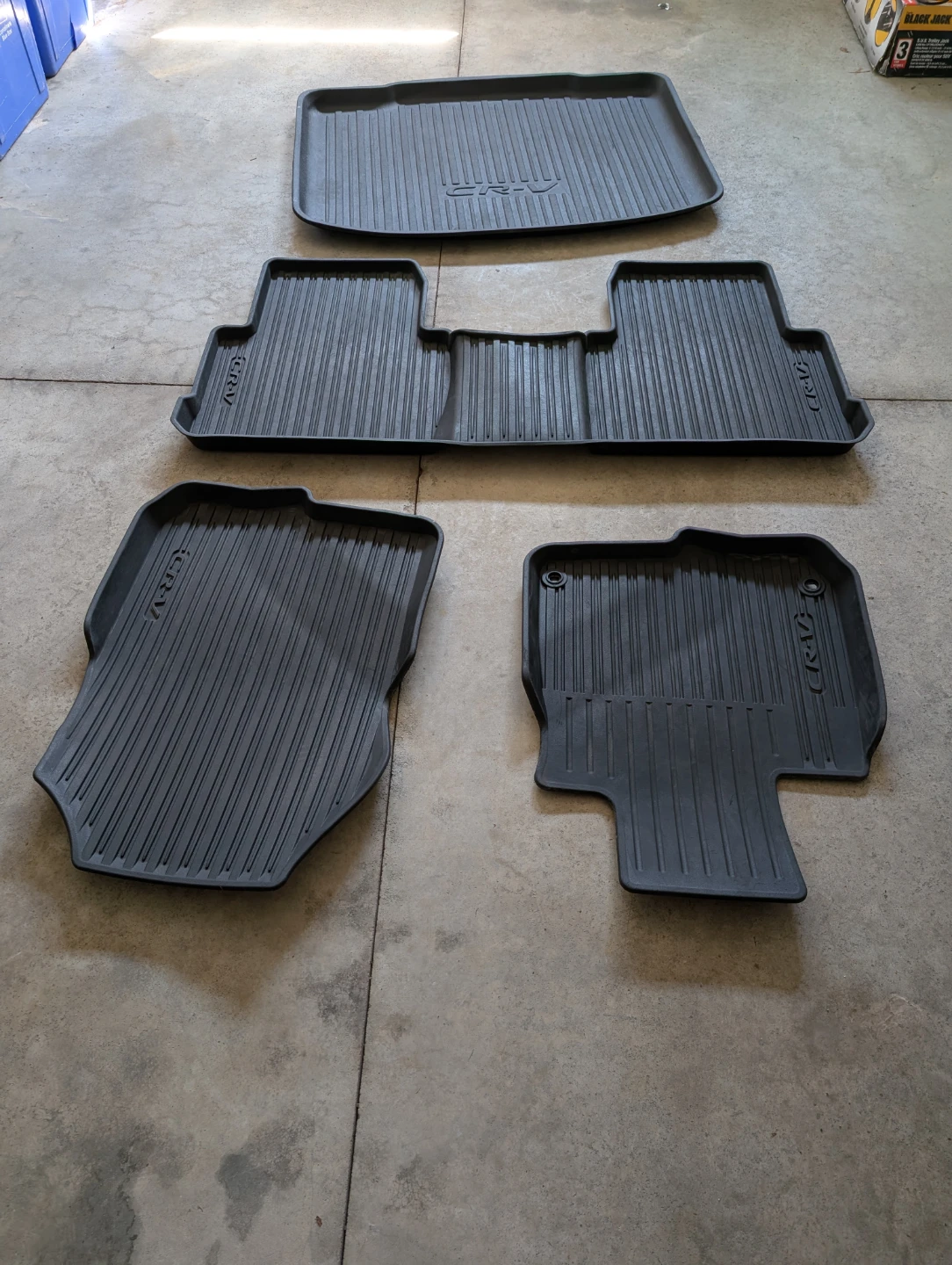 Honda CRV OEM 3D mats and cargo tray