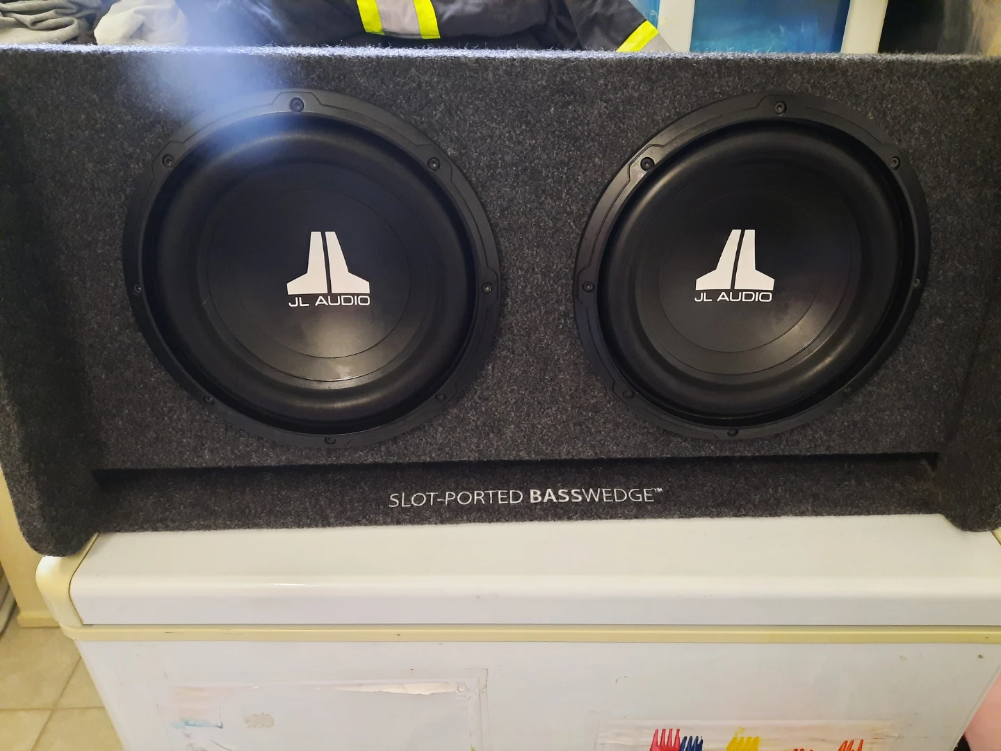 JL Audio Dual Subwoofer Box 11in x 45cm x 76cm