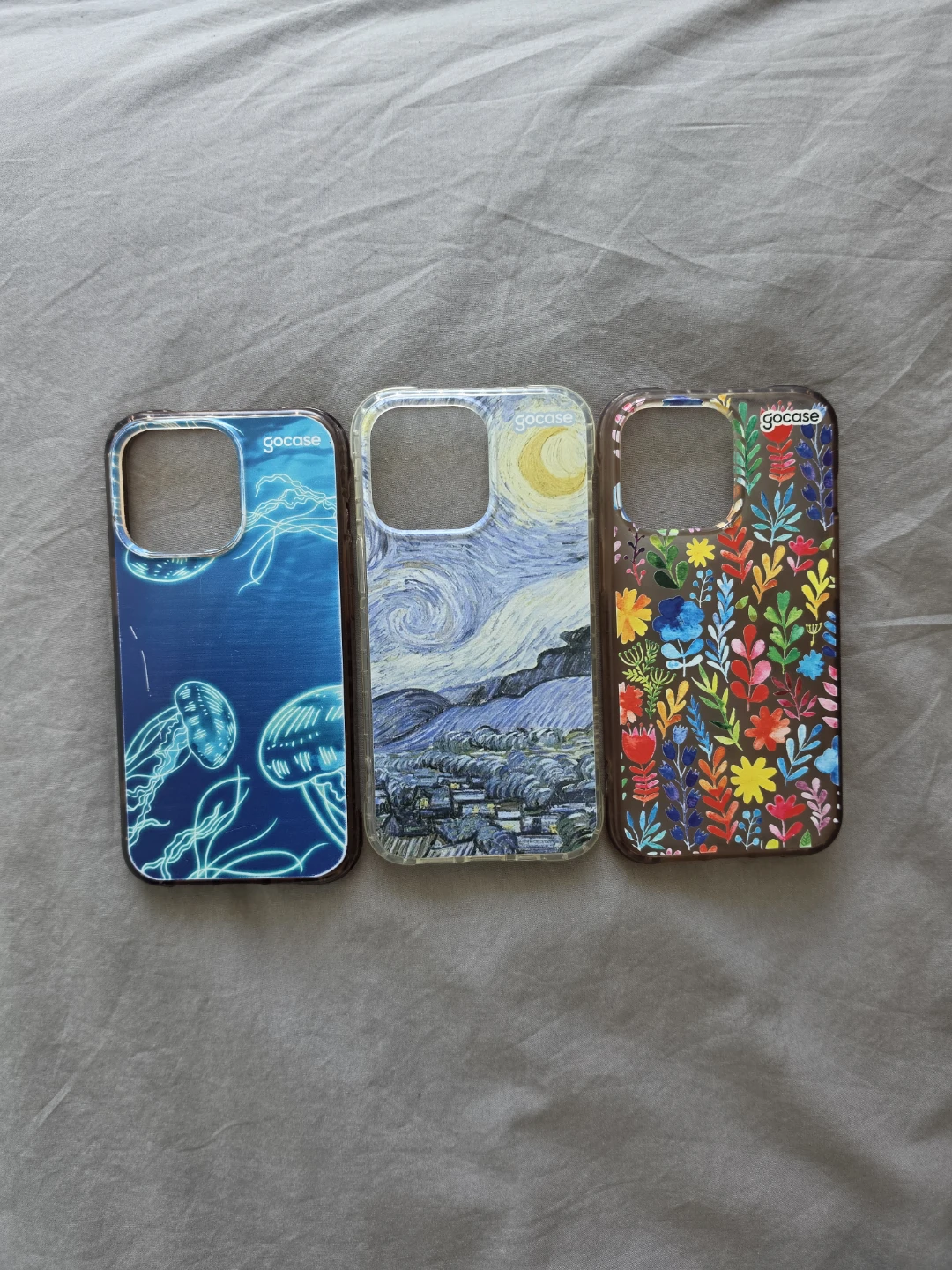 Iphone 13 PRO w/ 3 cases & cable - photo 3