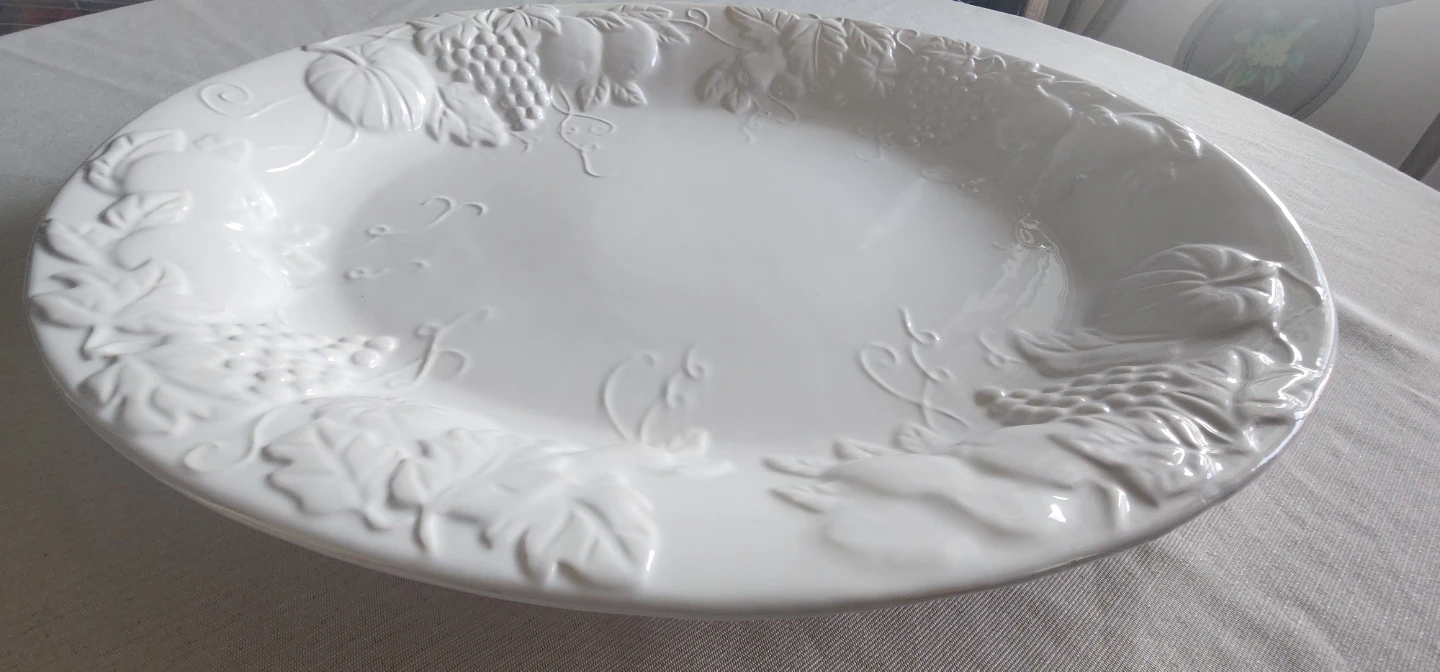 White Oval Platter with Embossed Grapes and Fruit Design - photo 5