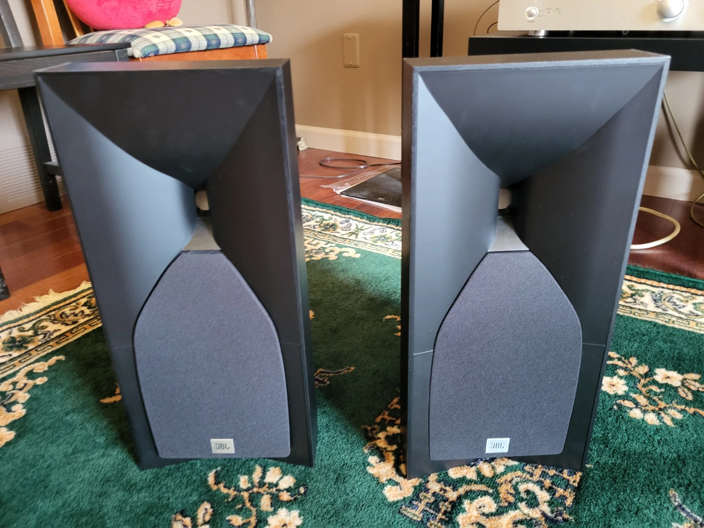 JBL studio 530 speakers mint