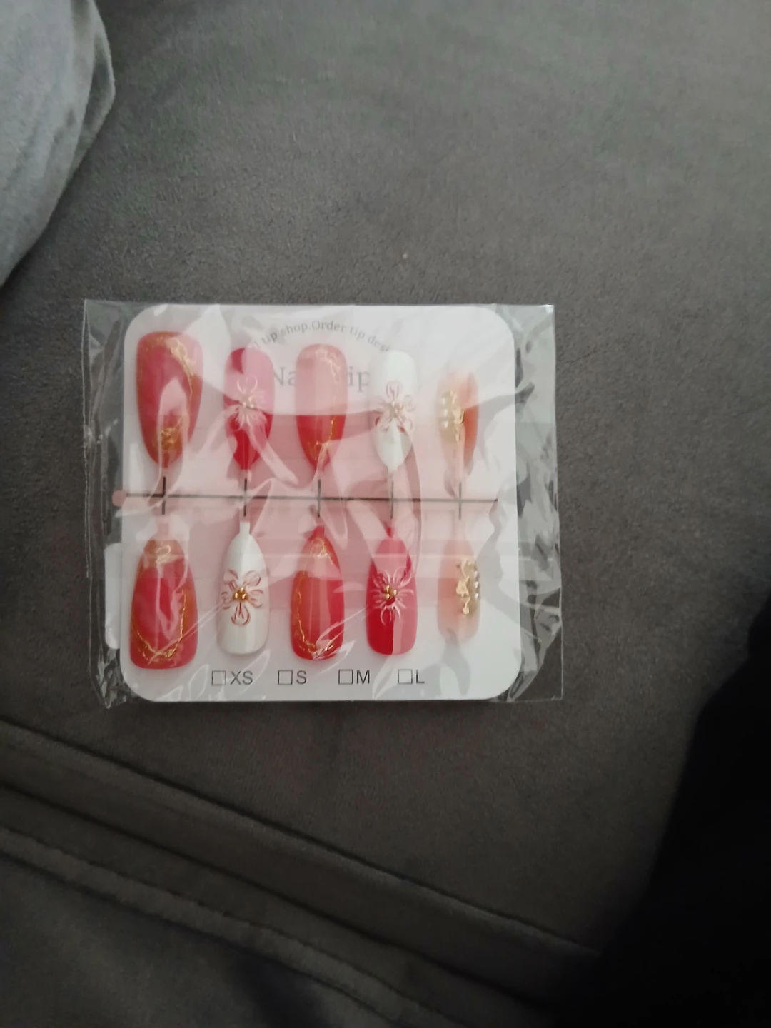 Nailip False Nails Red & White Floral Design