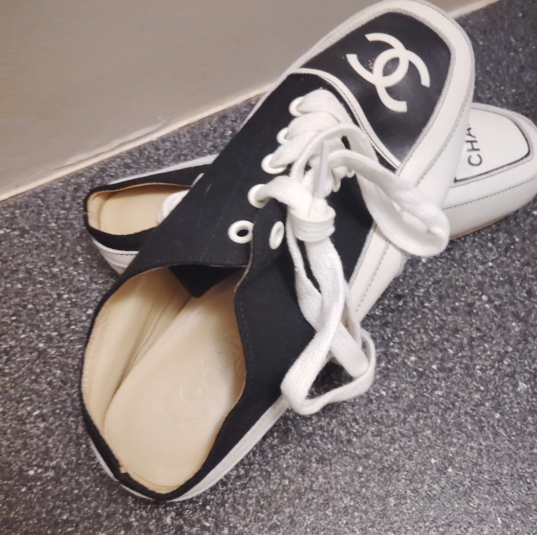 Authentic Chanel Two-Tone Mule Sneakers – Size 39 (US 8) - photo 2