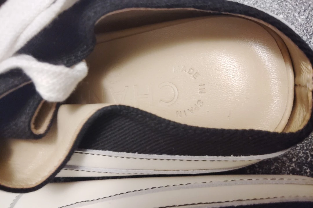 Authentic Chanel Two-Tone Mule Sneakers – Size 39 (US 8) - photo 3