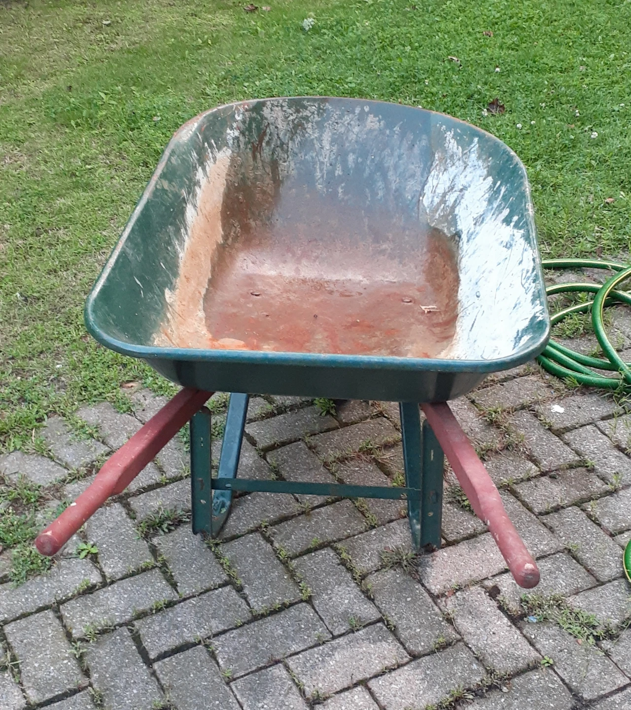 True Temper Wheelbarrow - photo 2