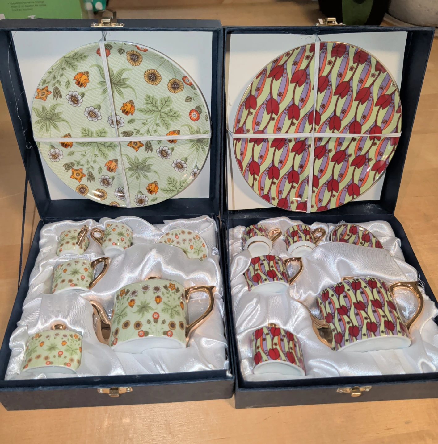 Set of 2 Decorative Tea Sets with Teapots and Cups - photo 2