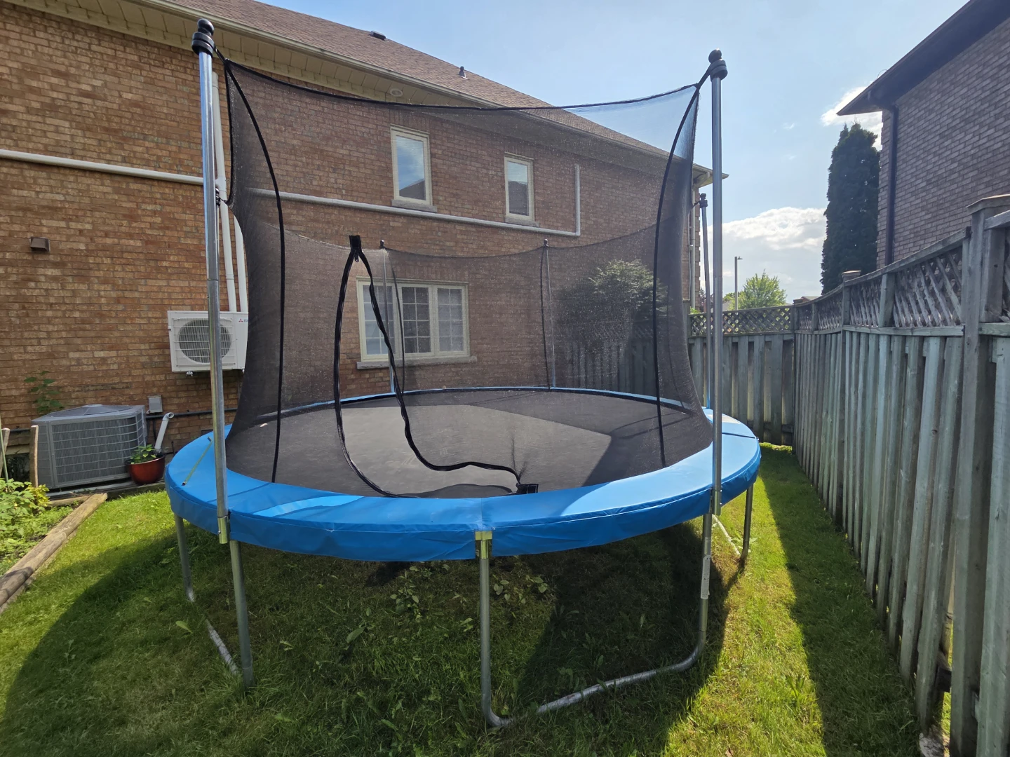 Trampoline with Safety Net