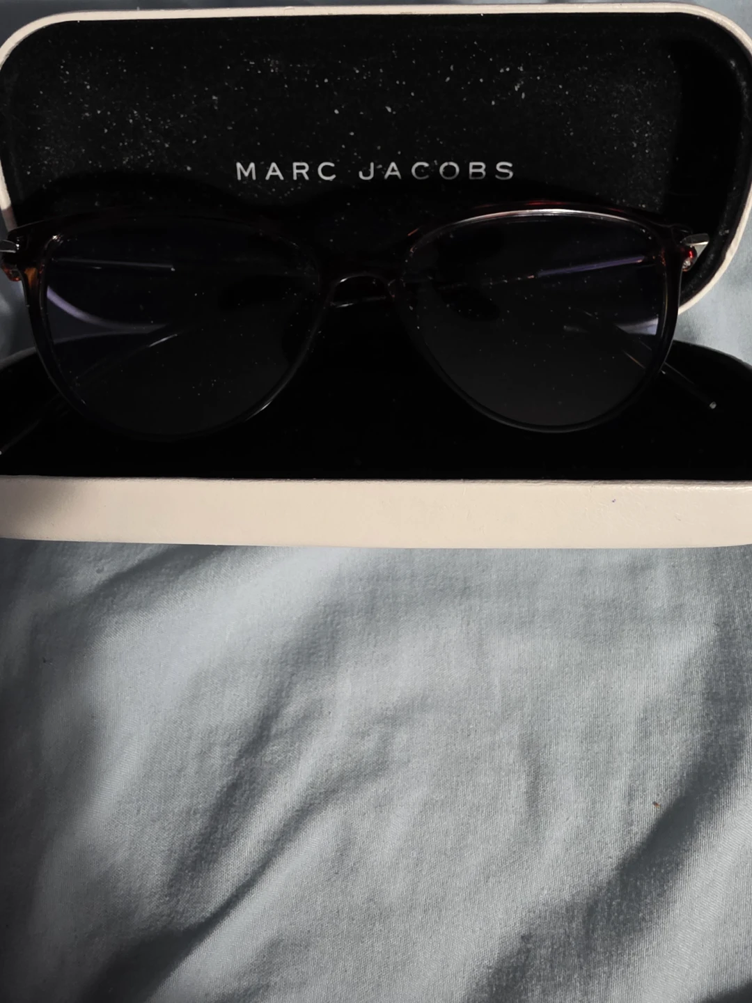 Marc Jacobs Sunglasses in Case - photo 2