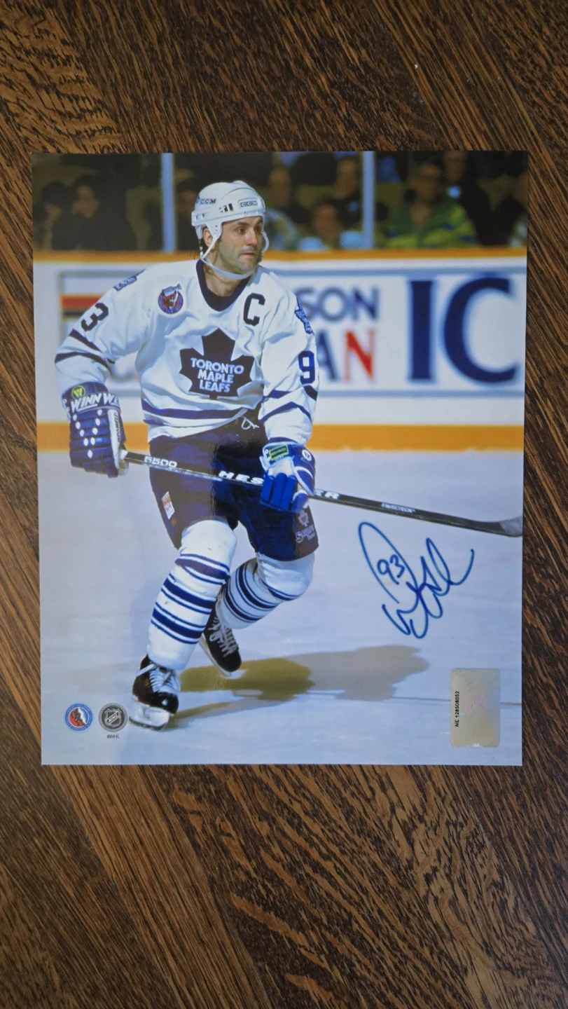Signed Doug Gilmour Toronto Maple Leafs Photo