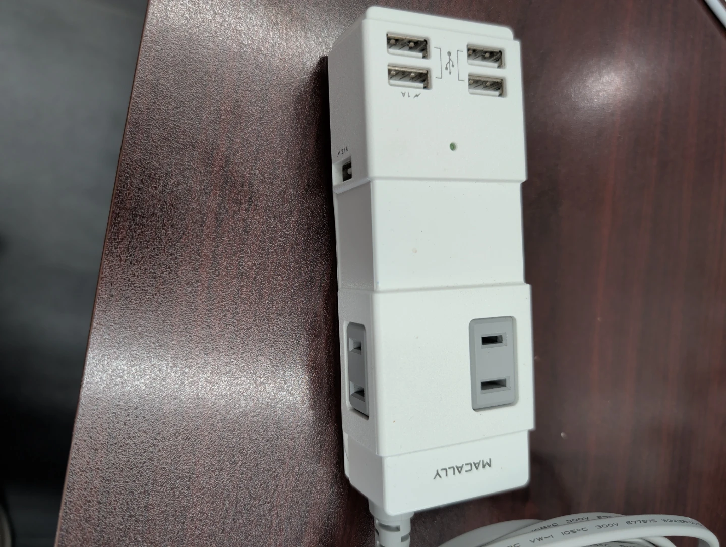 Macally UNISTRIP Power Strip with 5 USB Ports - photo 3