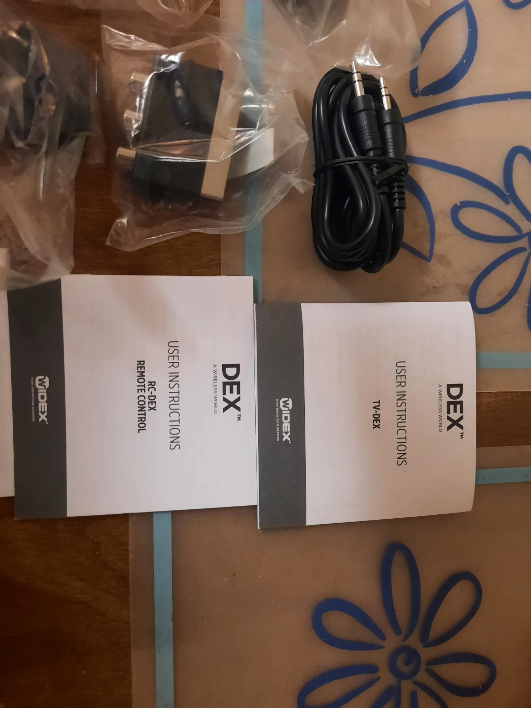 Widex Evoke hearing aids with accessories - photo 5
