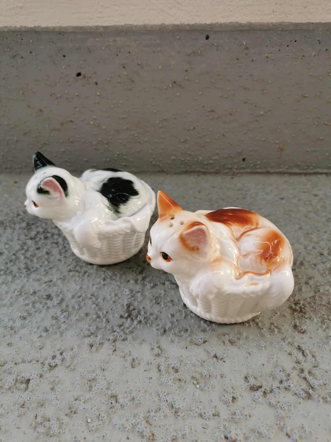 Vintage Bone China Cats in Baskets Salt & Pepper Shakers Set - photo 5