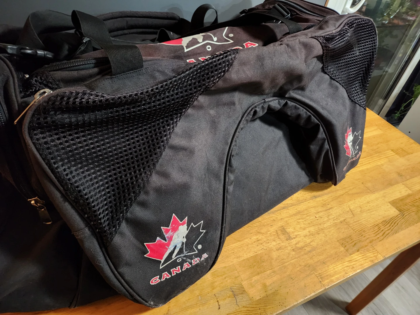 Junior Hockey Canada Equipment Duffle Bag Black 30" - photo 3