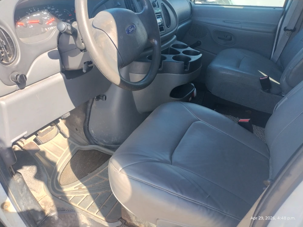 2008 Ford E-250 Cargo Van - photo 4