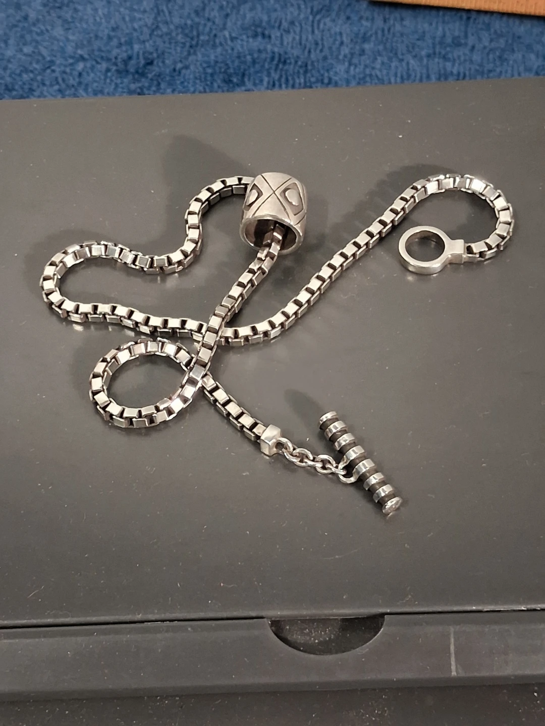 LISA JENKS 92.5  box chain with Cylinder Pendant 50 gr. 17.5"