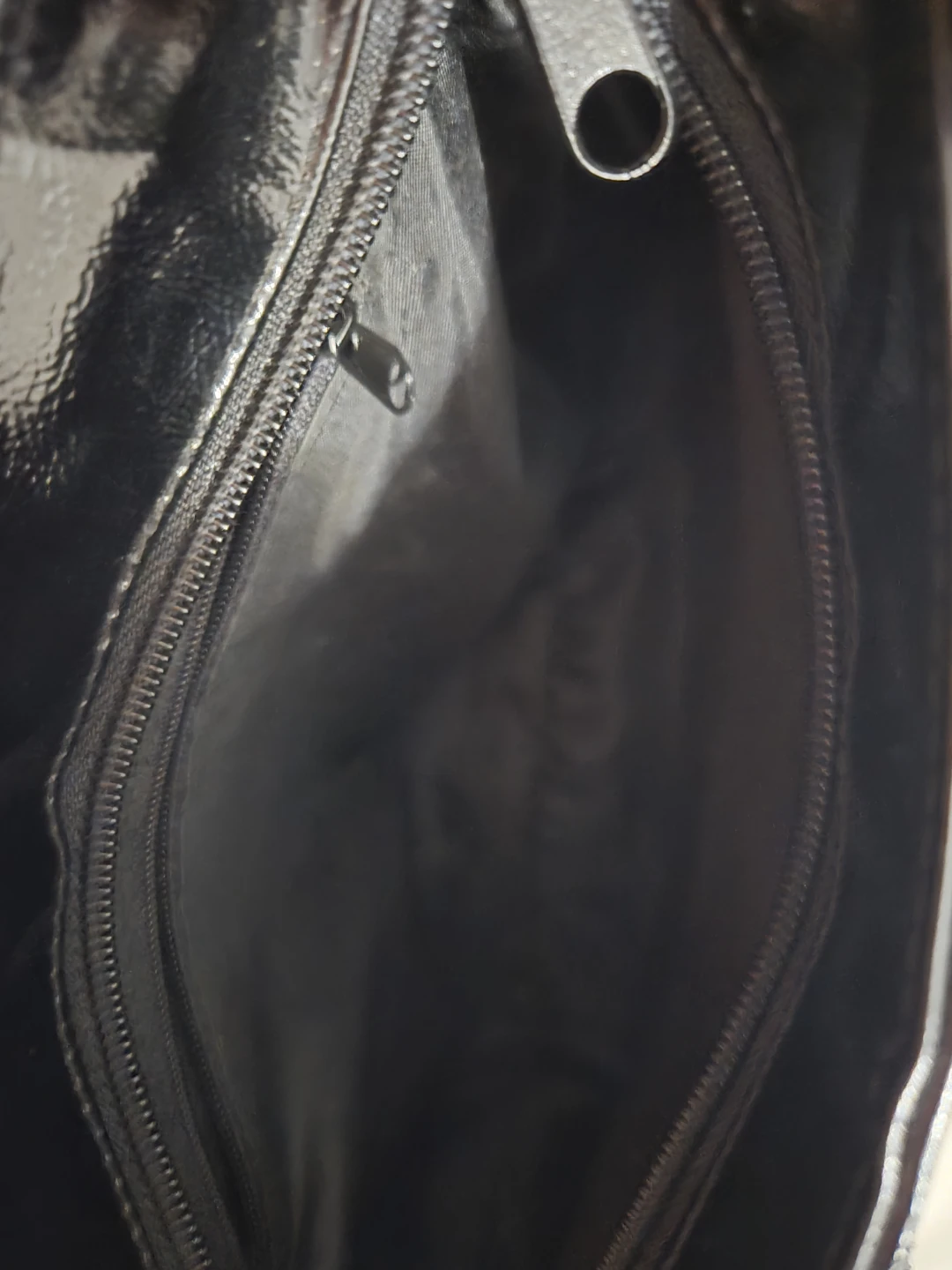 Black patent handbag - photo 2