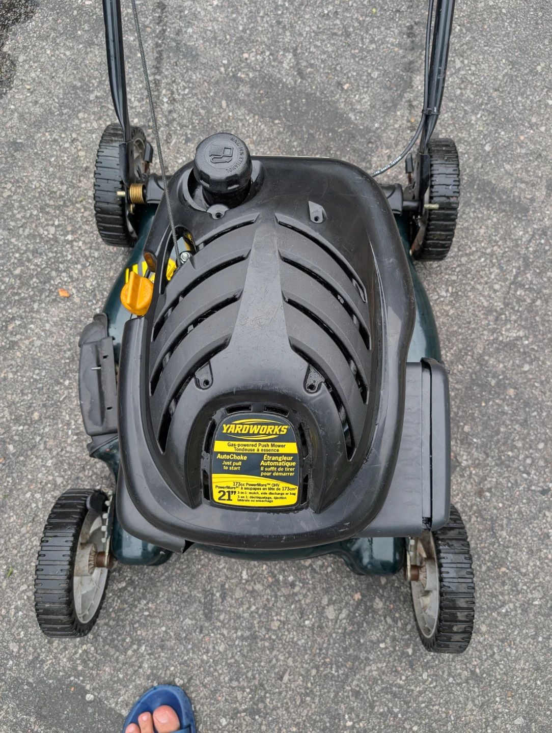 Yardworks 21" Self-Propelled as is need tuneup not starting
