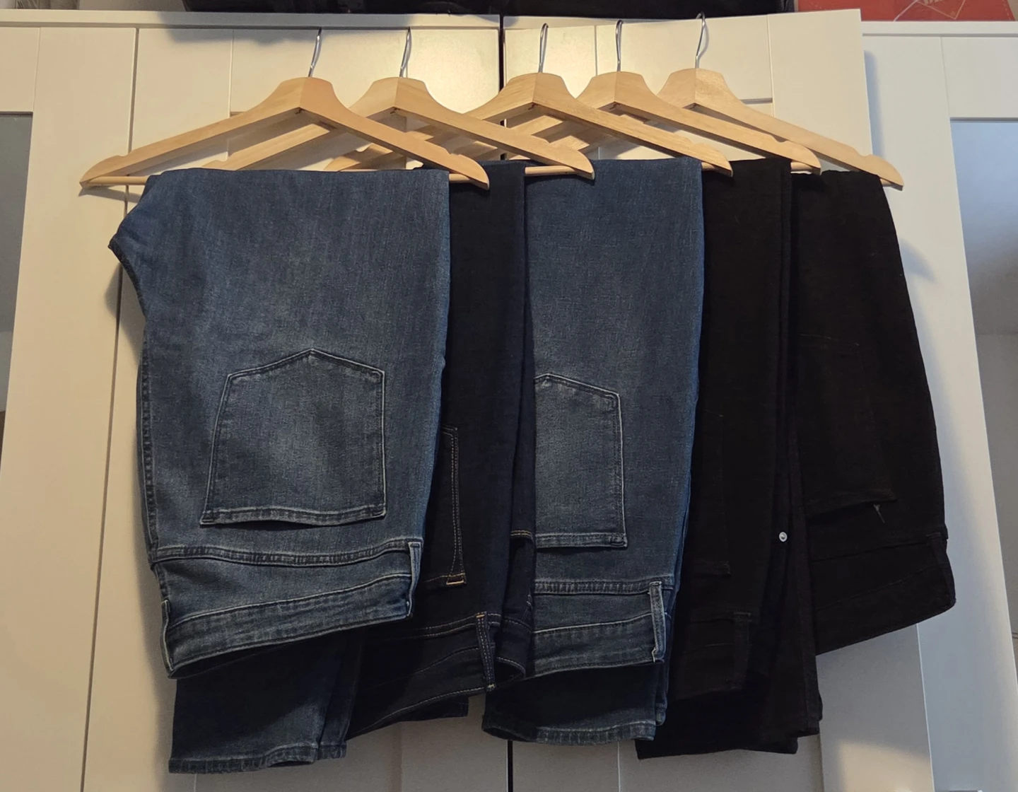 Lot 5 Pair Women's Old Navy Plus Sized Jeans - size 18