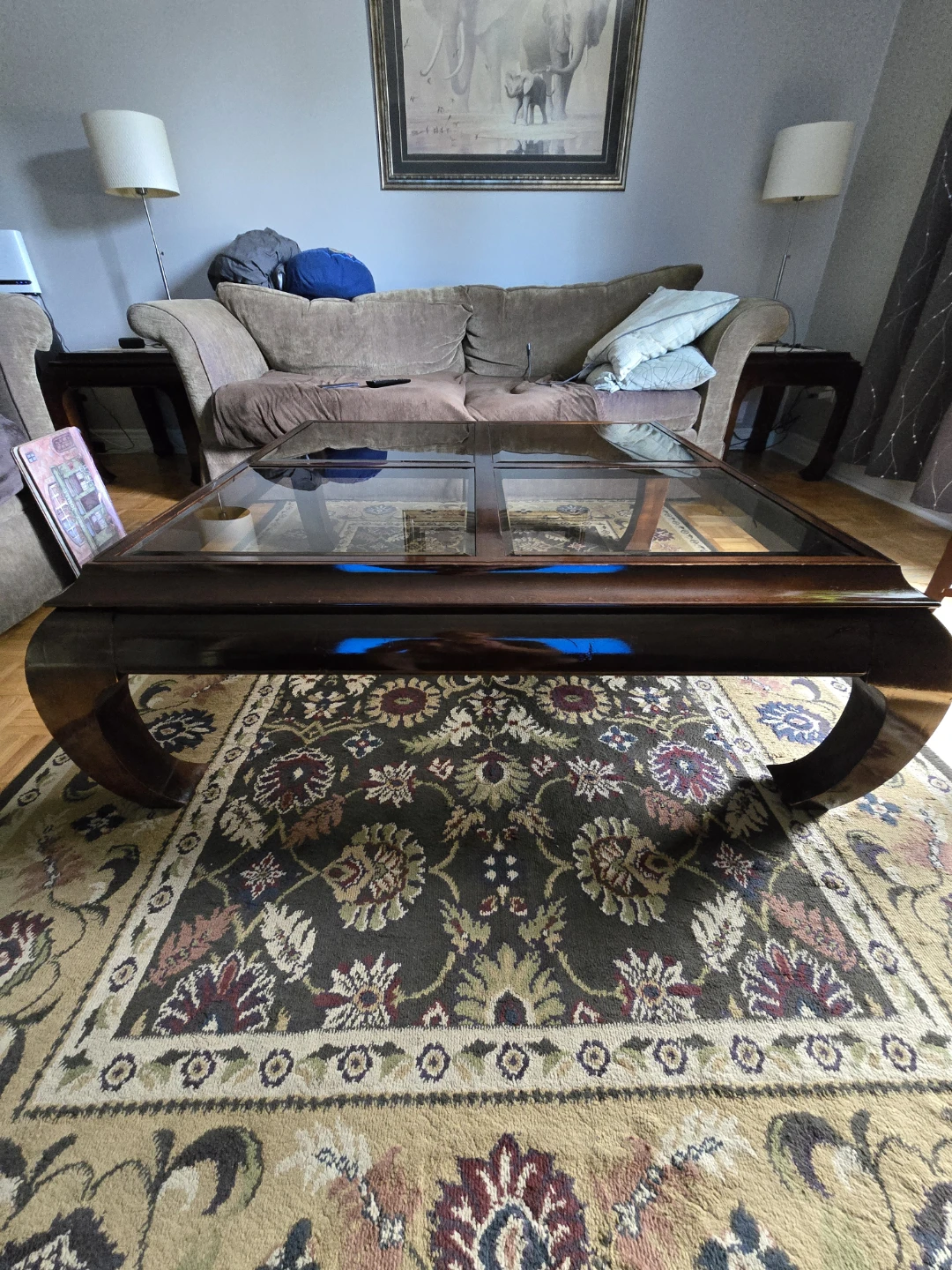 A vintage 1960s Chinoiserie chow leg Ming-style burl wood