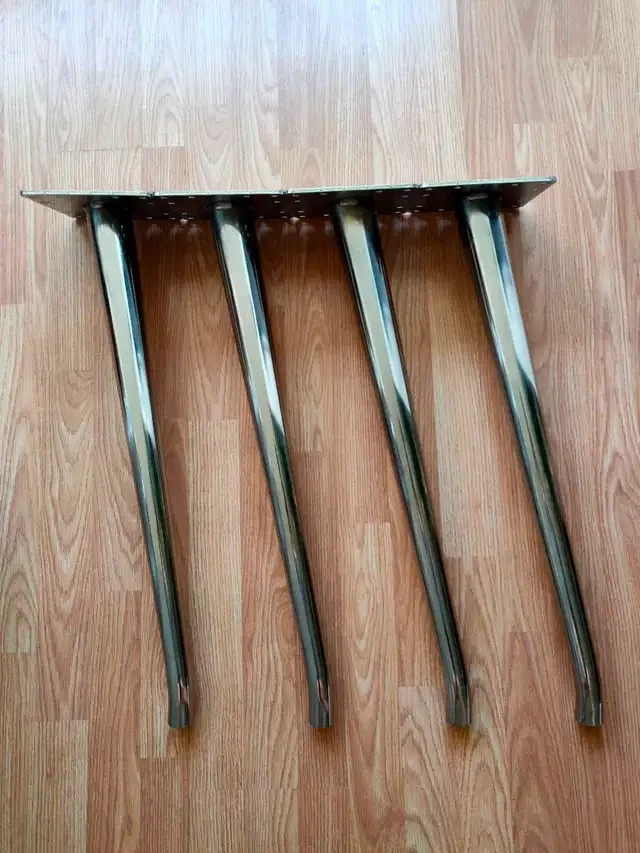 Metal table legs