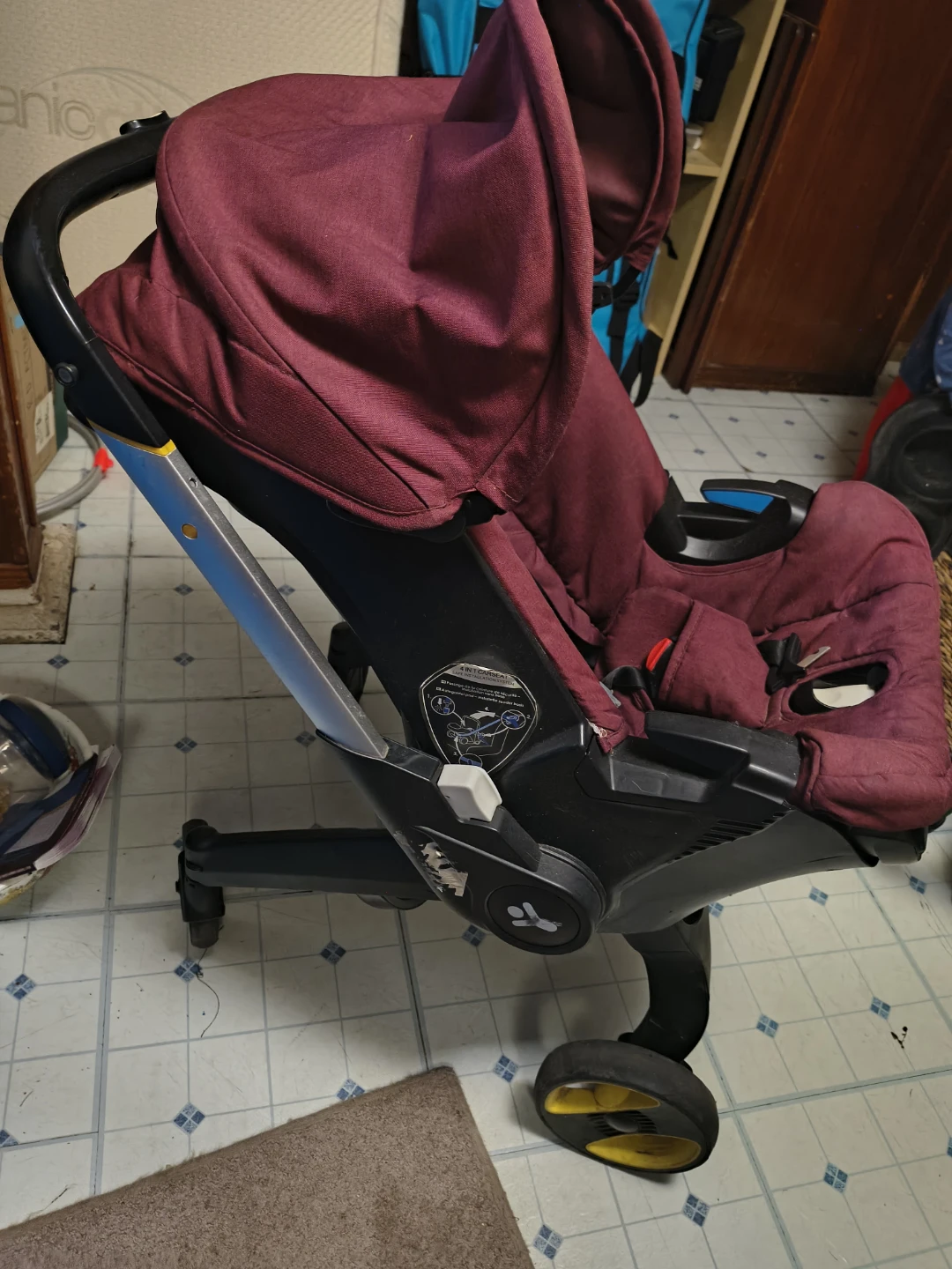 Doona Infant Car Seat & Stroller - Burgundy - photo 2